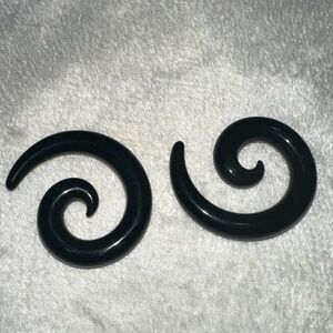 New pair 6 mm Ear Stretchers piercings Earrings lobes never worn
